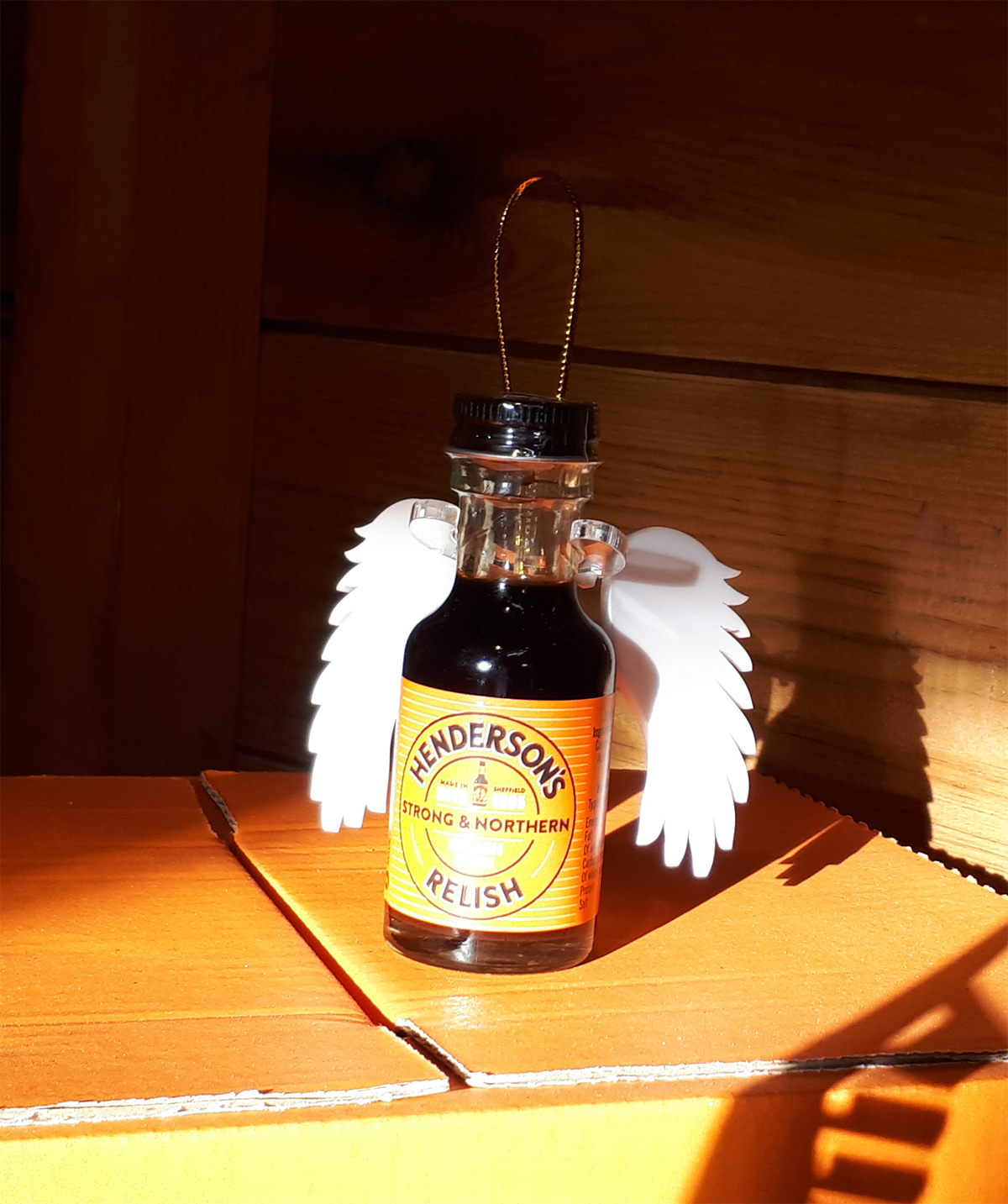 mini hendersons relish with wings and halo